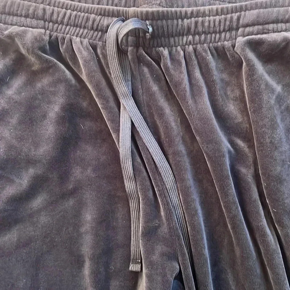 Hue XL Velour brown joggers - Picture 2 of 3